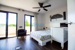 CASA ADOSADA DE 3 PLANTAS EN BANYERES DEL PENEDÈS