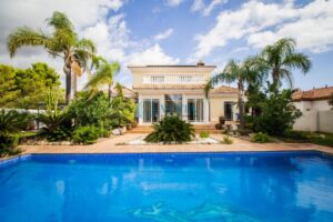 UN AUTÉNTICO PARAÍSO MEDITERRÁNEO