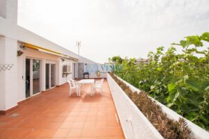 ÁTICO CON TERRAZA DE ENSUEÑO EN TORREDEMBARRA