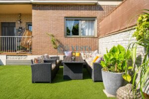 DÚPLEX CON PATIO PRIVADO Y PISCINA COMUNITARIA EN REUS